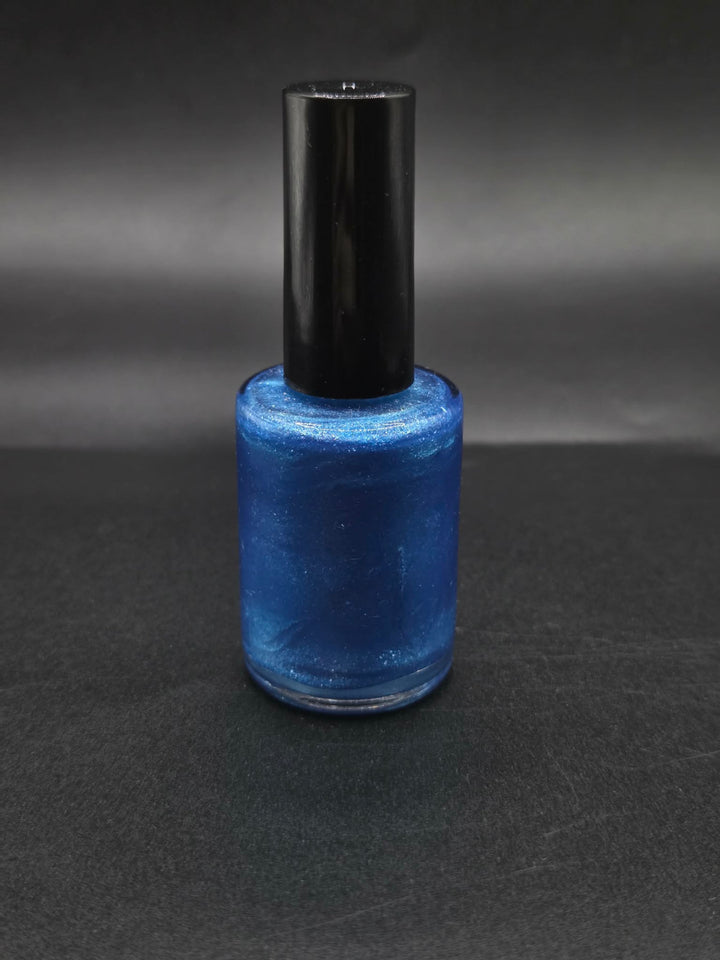 Cool Ocean Swirl Irilune nail polish, 15 ml bottle