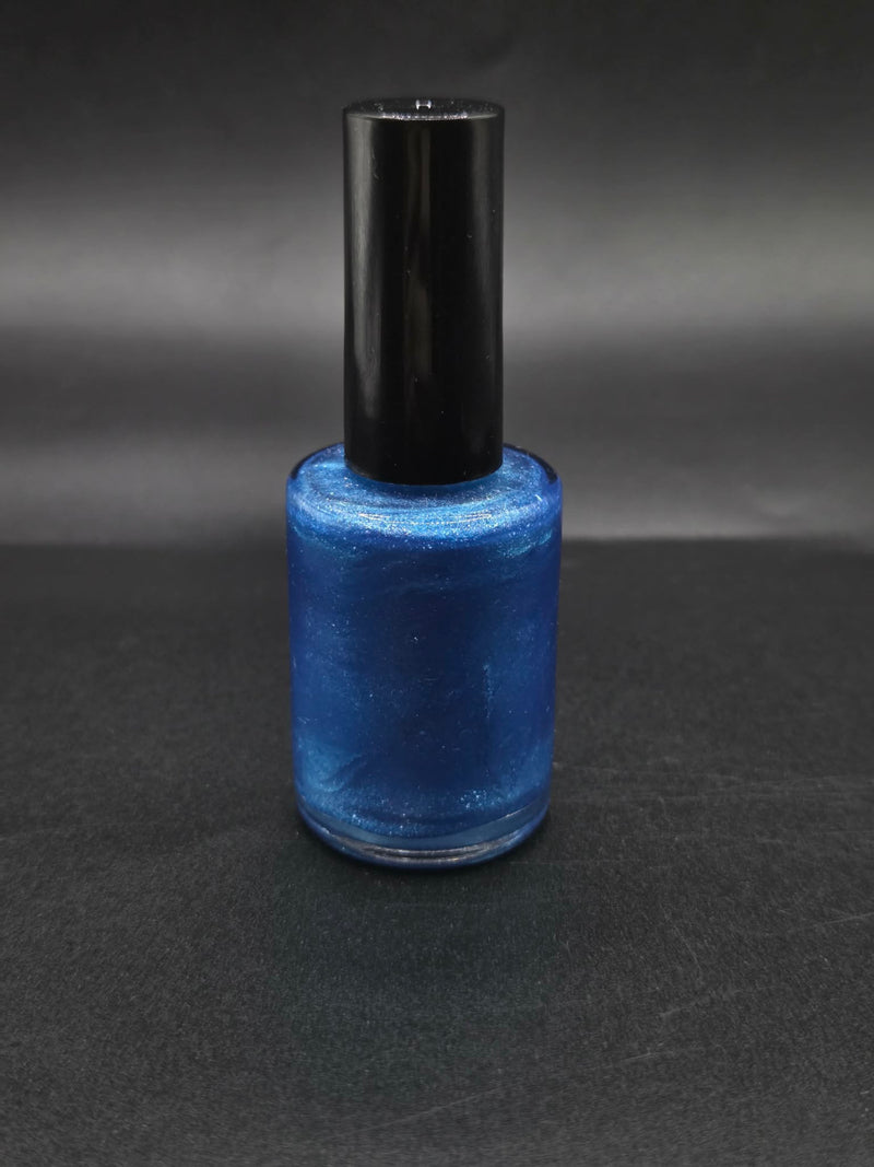 Cool Ocean Swirl Irilune nail polish, 15 ml bottle