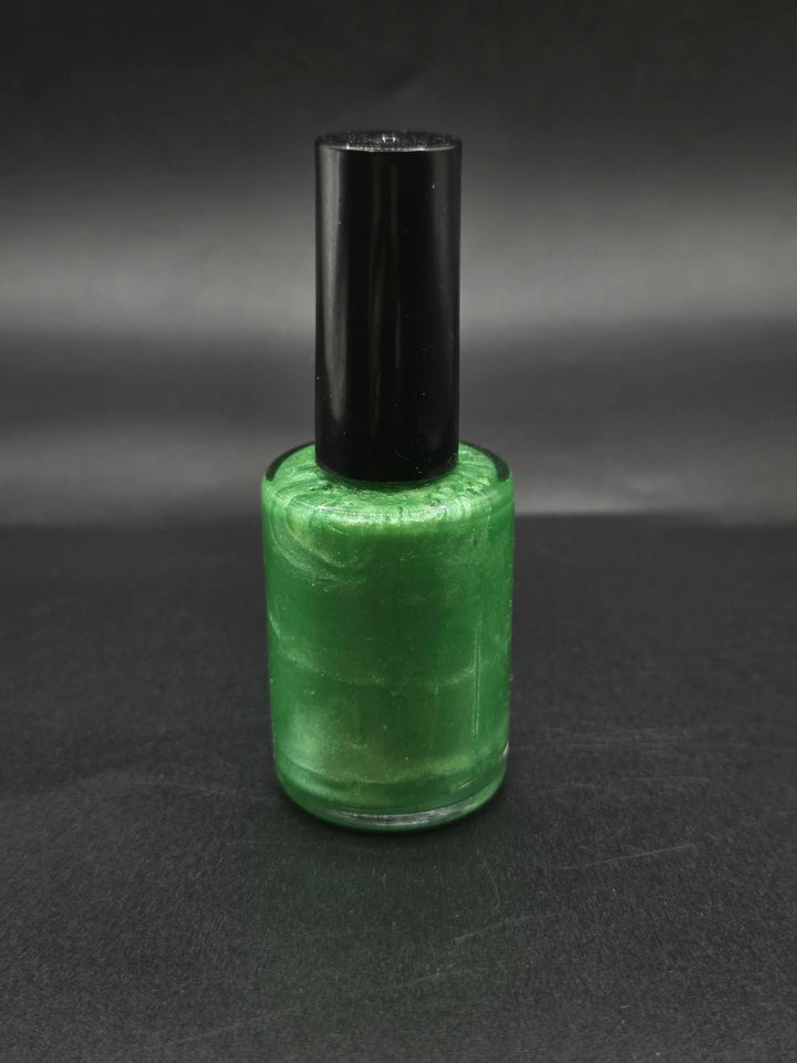 Emerald Green Irilune nail polish, 15 ml bottle